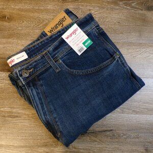 WRANGLER Men's 38x29 NWT Jeans Regular Fit Free To Stretch COLOR: BLUE